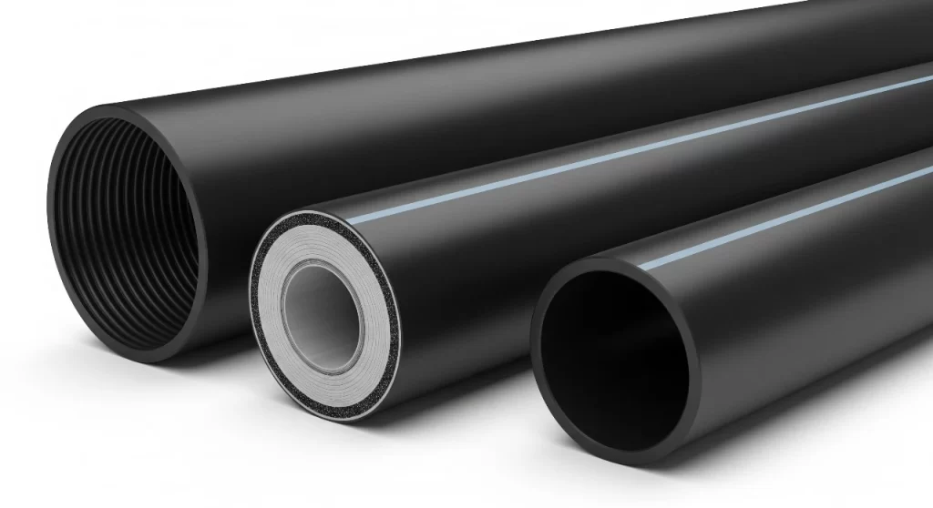 Tubo de pvc preto de alta resistência para instalações hidráulicas, com detalhes internos visíveis, ideal para projetos de encanamento e infraestrutura.