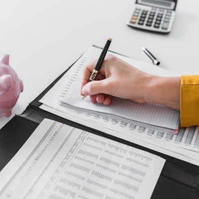 Entenda o papel do advogado como estrategista no pedido de isenção por doença grave e como garantir mais segurança no processo.