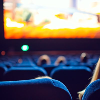 Levantamento mapeia o interesse do público nacional por produções cinematográficas que destacam artes marciais e dinâmicas de alta intensidade no streaming e nos cinemas