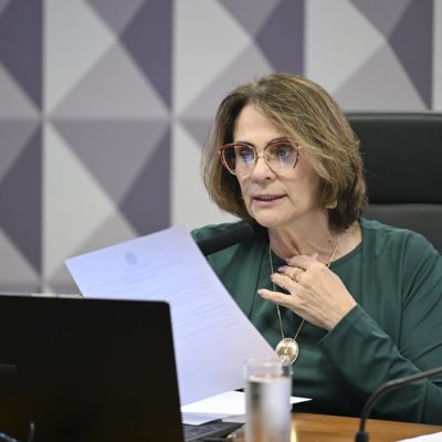 Comissão de Direitos Humanos e Legislação Participativa (CDH) realiza reunião com 21 itens. Entre eles, o PL 3.671/2024, que estabelece a obrigatoriedade da classificação indicativa de conteúdos musicais e proíbe que produtores ou distribuidores façam a própria categorização. A pauta inclui ainda projetos sobre identificação de pessoas com Parkinson, proteção animal, educação especial, vacinação no SUS, direitos de pessoas com deficiência e requerimentos para realização de audiências públicas temáticas. 

À mesa, presidente da CDH, senadora Damares Alves (Republicanos-DF), conduz reunião. 

Foto: Edilson Rodrigues/Agência Senado