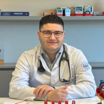 Cardiologista Luciano Serro Degrandi explica impacto do sono na saúde do coração - Foto Divulgação