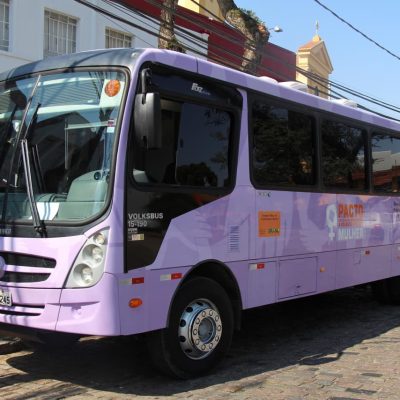 Onibus Lilás