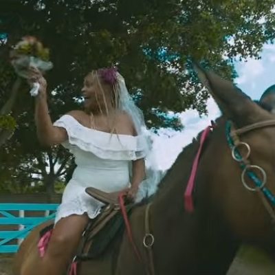 Roberta-Rodrigues-Clipe-Sertao-do-Asfalto1