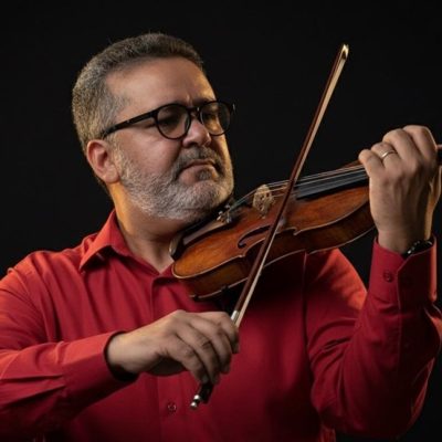 Violinista Rucker Bezerra como solista