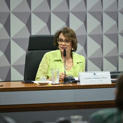 Comissão de Direitos Humanos e Legislação Participativa (CDH) promove audiência pública interativa para discutir a empregabilidade de pessoas com Transtorno do Espectro Autista (TEA), os obstáculos à sua inclusão no mercado de trabalho e a necessidade de aperfeiçoamento de políticas públicas, incentivos e boas práticas no setor público e privado, considerando, como recorte temático, os impactos da exclusão educacional e social vivenciada na infância e adolescência sobre a inserção profissional na vida adulta.

Mesa: 
presidente da CDH, senadora Damares Alves (Republicanos-DF). 

Foto: Saulo Cruz/Agência Senado