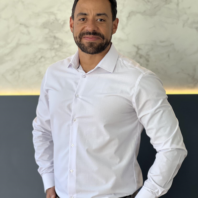 Diretor de TI na Foundever, Cleber Brito