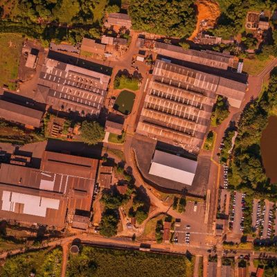 Ampla fábrica da empresa RIO, em Rio do Sul (SC)