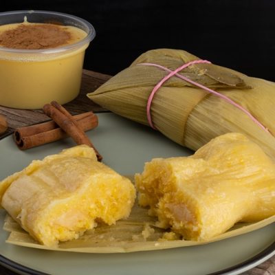 Traditional Brazilian curau and pamonha. Junina party - Magnific