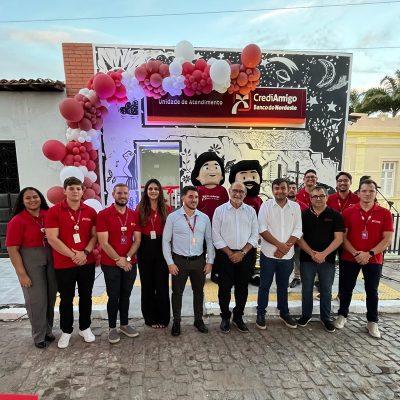 Equipes do BNB e Crediamigo com o prefeito de Lajes, Felipe Menezes ( Foto: Divulgação)